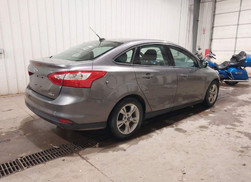 Photo 4 of 2014 Ford Focus SE (VIN 1FADP3F22EL461333)
