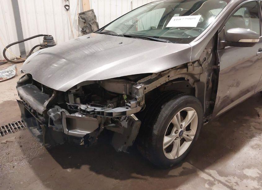 Photo 6 of 2014 Ford Focus SE (VIN 1FADP3F22EL461333)