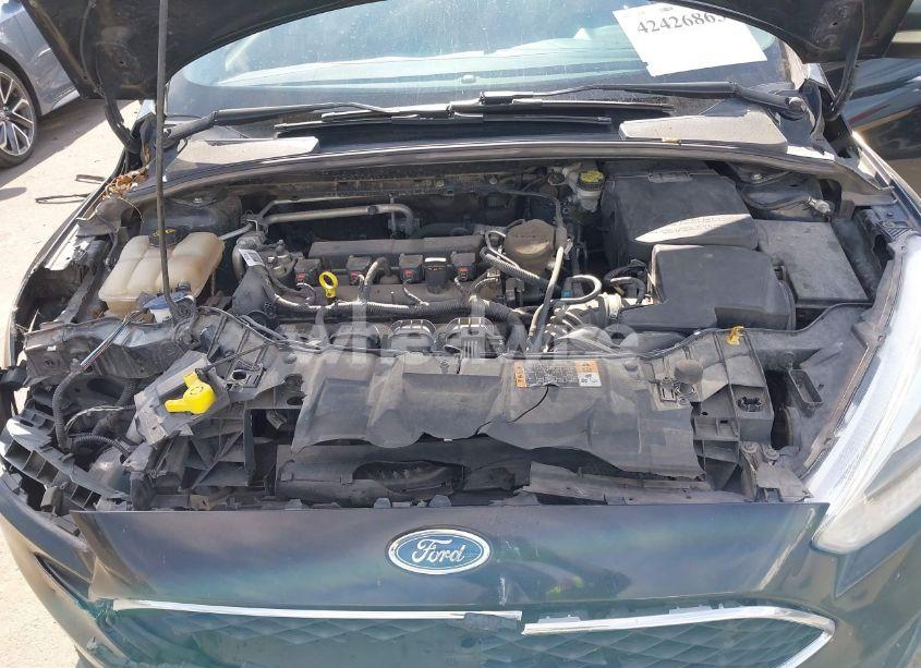 Photo 10 of 2015 Ford Focus SE (VIN 1FADP3F22FL202570)