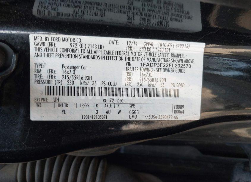 Photo 9 of 2015 Ford Focus SE (VIN 1FADP3F22FL202570)