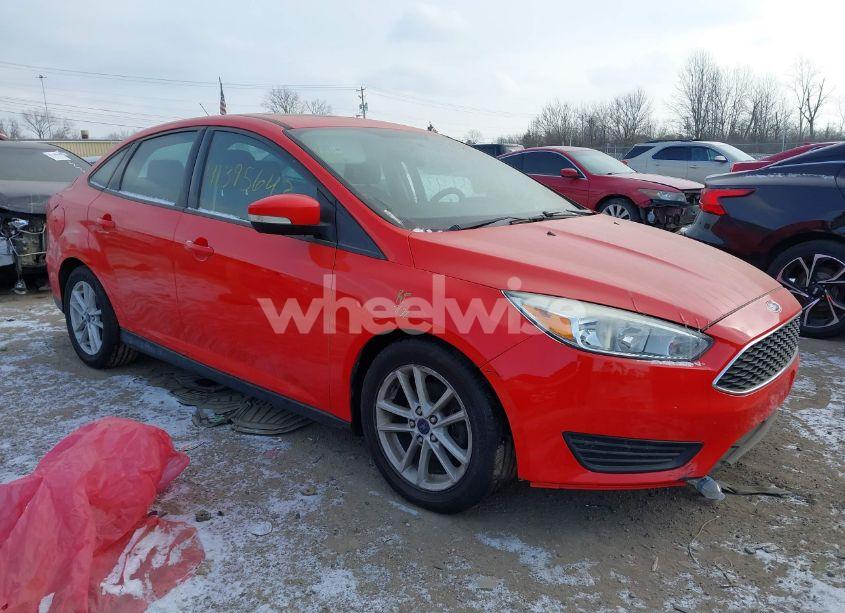 2015 Ford Focus SE (VIN 1FADP3F22FL203444) main photo