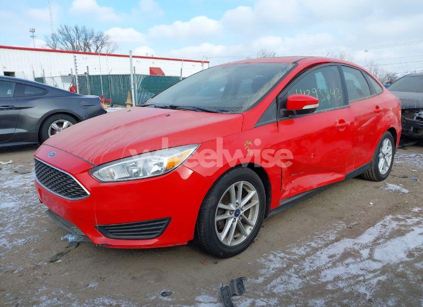 Photo 2 of 2015 Ford Focus SE (VIN 1FADP3F22FL203444)