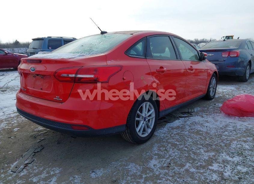 Photo 4 of 2015 Ford Focus SE (VIN 1FADP3F22FL203444)