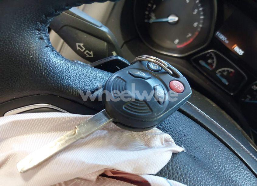 Photo 11 of 2015 Ford Focus SE (VIN 1FADP3F22FL211401)