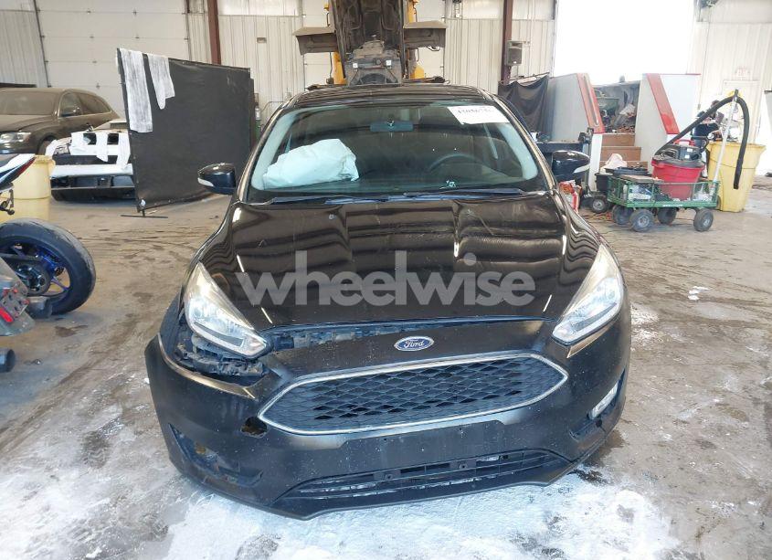 Photo 13 of 2015 Ford Focus SE (VIN 1FADP3F22FL211401)