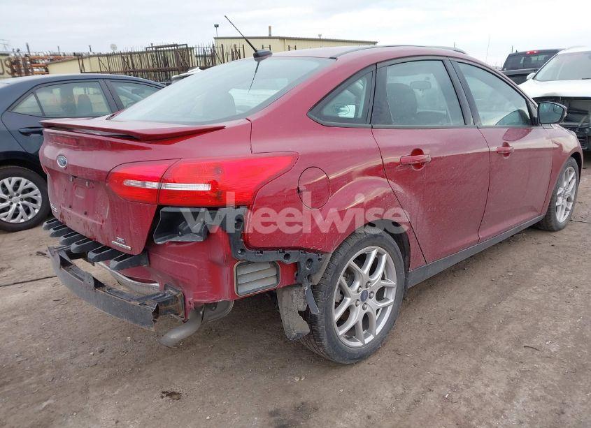 Photo 12 of 2015 Ford Focus SE (VIN 1FADP3F22FL229994)