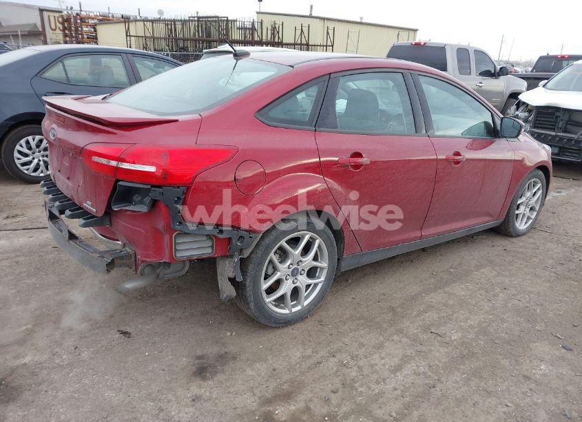 Photo 4 of 2015 Ford Focus SE (VIN 1FADP3F22FL229994)