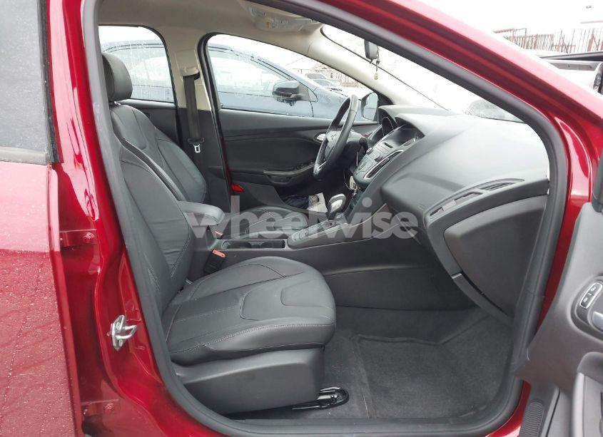Photo 5 of 2015 Ford Focus SE (VIN 1FADP3F22FL229994)