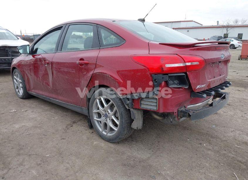 Photo 6 of 2015 Ford Focus SE (VIN 1FADP3F22FL229994)