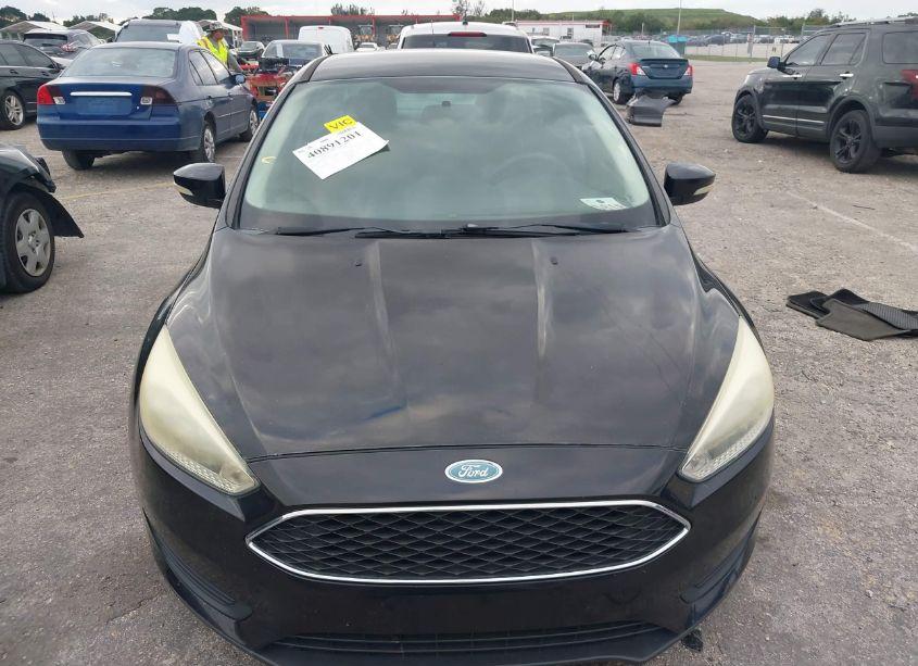 Photo 12 of 2015 Ford Focus SE (VIN 1FADP3F22FL259738)