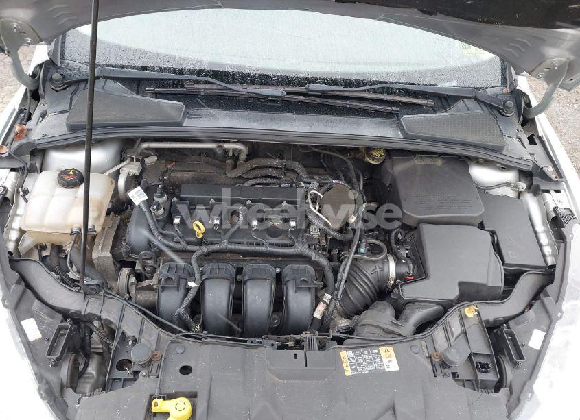 Photo 10 of 2015 Ford Focus SE (VIN 1FADP3F22FL260422)