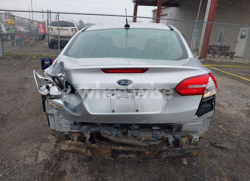 Photo 16 of 2015 Ford Focus SE (VIN 1FADP3F22FL260422)