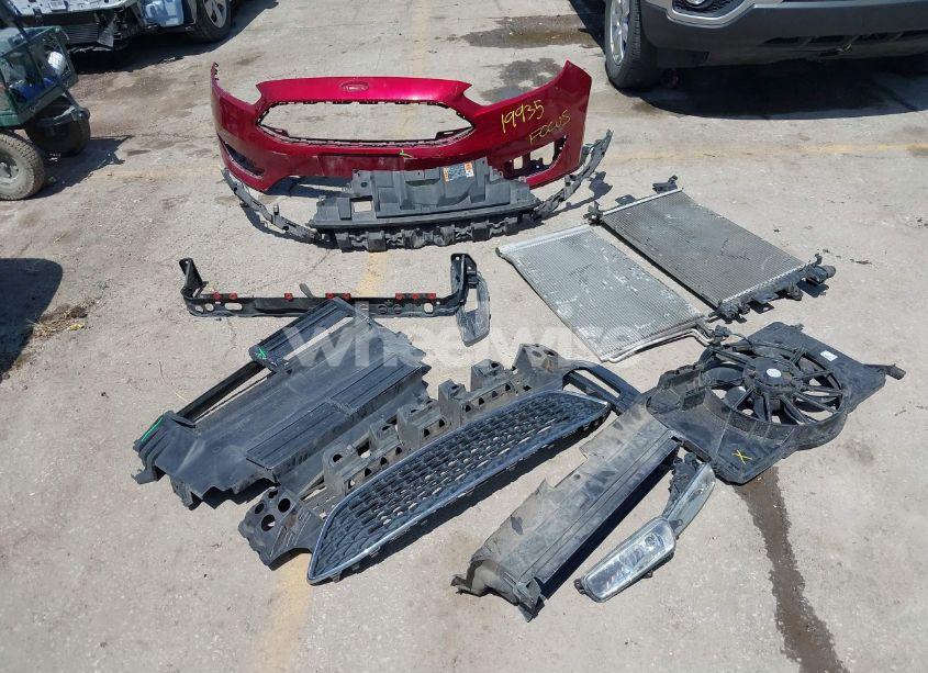 Photo 12 of 2015 Ford Focus SE (VIN 1FADP3F22FL275602)