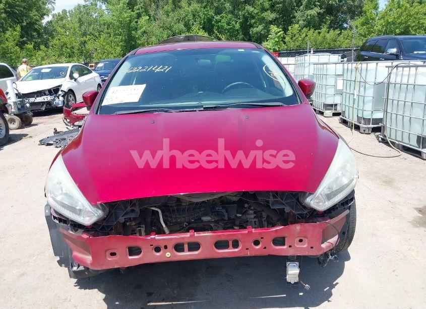 Photo 13 of 2015 Ford Focus SE (VIN 1FADP3F22FL275602)