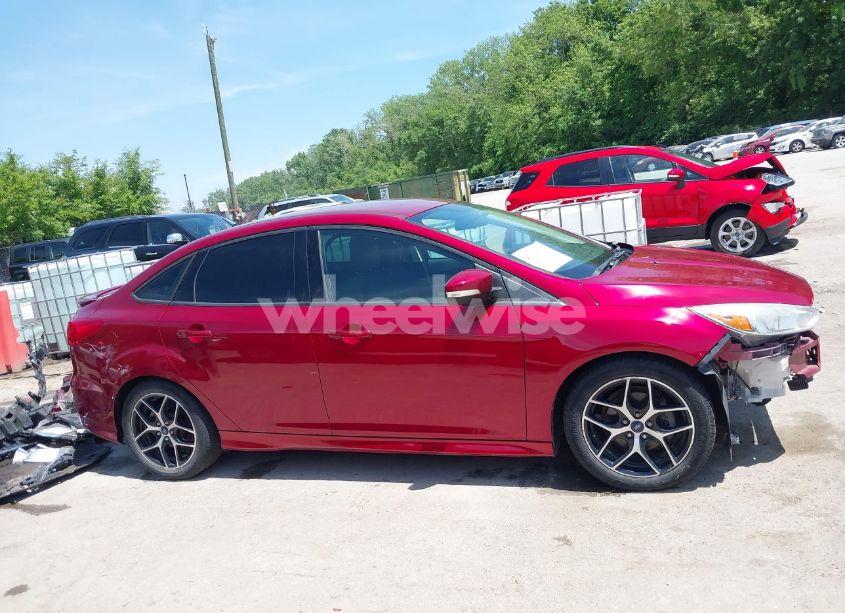 Photo 14 of 2015 Ford Focus SE (VIN 1FADP3F22FL275602)