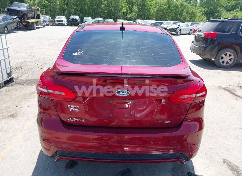 Photo 17 of 2015 Ford Focus SE (VIN 1FADP3F22FL275602)