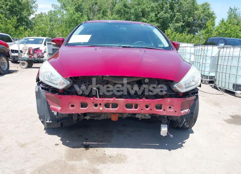 Photo 6 of 2015 Ford Focus SE (VIN 1FADP3F22FL275602)