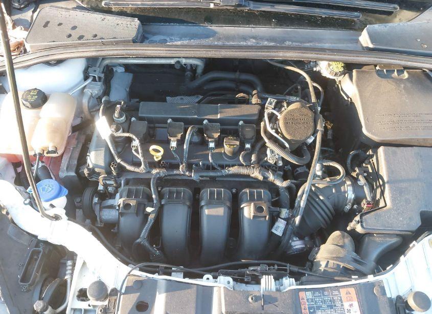 Photo 10 of 2015 Ford Focus SE (VIN 1FADP3F22FL282677)