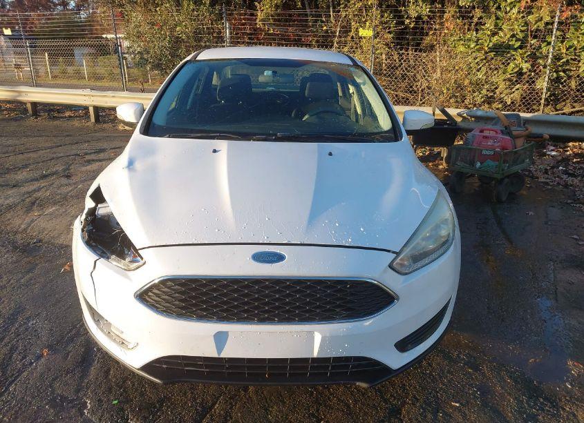 Photo 12 of 2015 Ford Focus SE (VIN 1FADP3F22FL282677)
