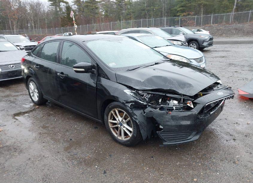 2015 Ford Focus SE (VIN 1FADP3F22FL291136) main photo