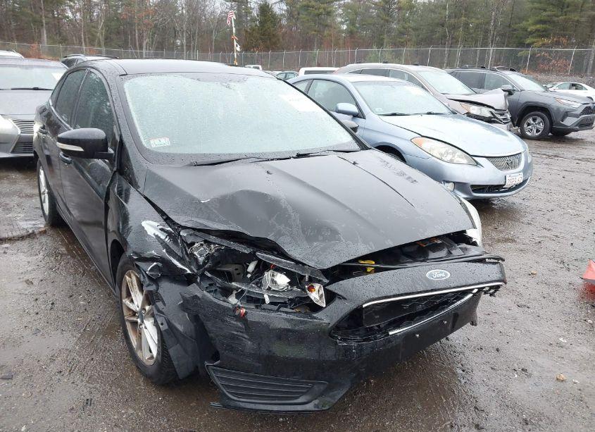 Photo 6 of 2015 Ford Focus SE (VIN 1FADP3F22FL291136)