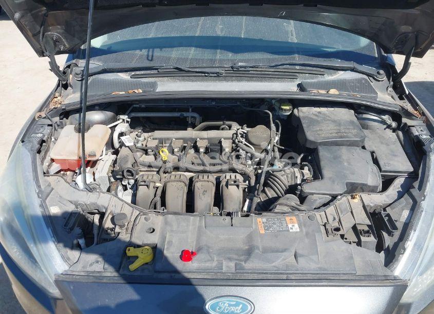 Photo 10 of 2015 Ford Focus SE (VIN 1FADP3F22FL299639)