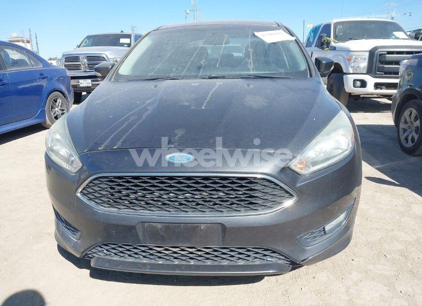 Photo 6 of 2015 Ford Focus SE (VIN 1FADP3F22FL299639)