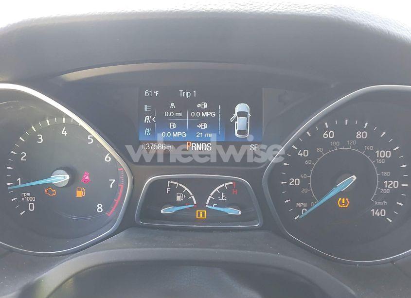 Photo 7 of 2015 Ford Focus SE (VIN 1FADP3F22FL299639)