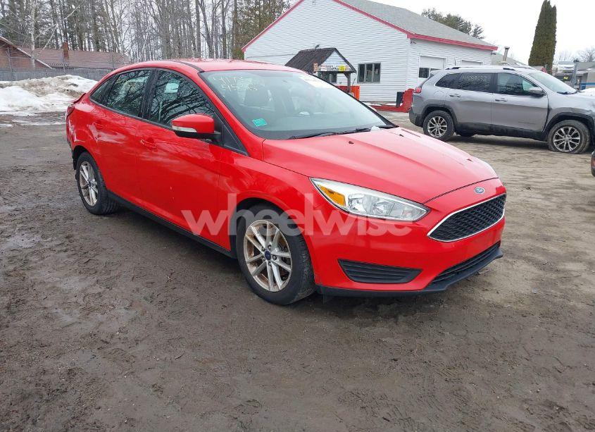 2015 Ford Focus SE (VIN 1FADP3F22FL317086) main photo