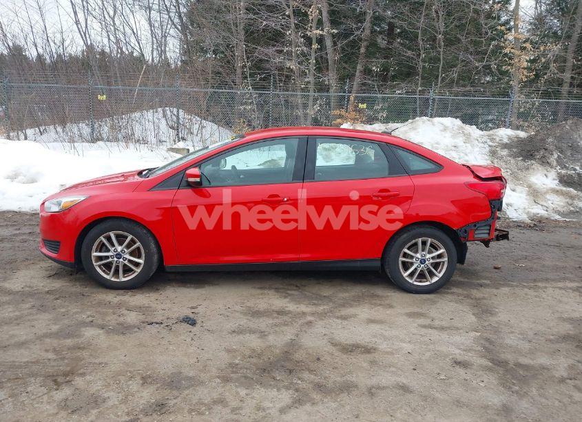 Photo 13 of 2015 Ford Focus SE (VIN 1FADP3F22FL317086)