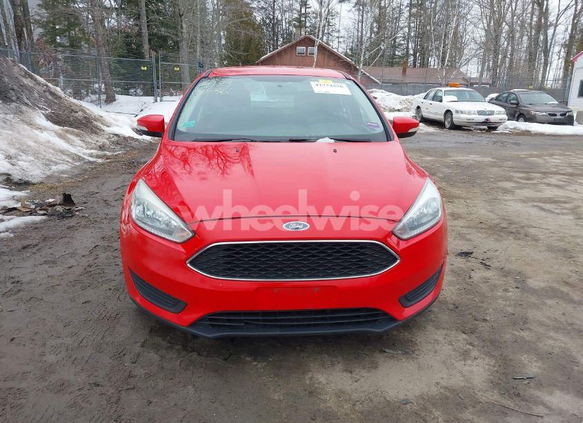 Photo 14 of 2015 Ford Focus SE (VIN 1FADP3F22FL317086)