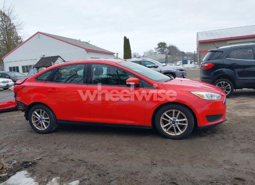 Photo 15 of 2015 Ford Focus SE (VIN 1FADP3F22FL317086)