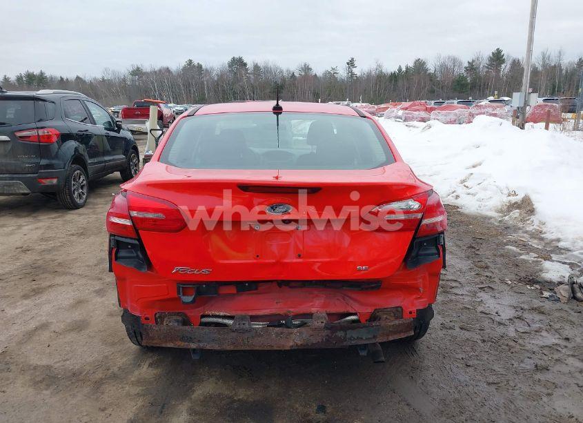 Photo 16 of 2015 Ford Focus SE (VIN 1FADP3F22FL317086)