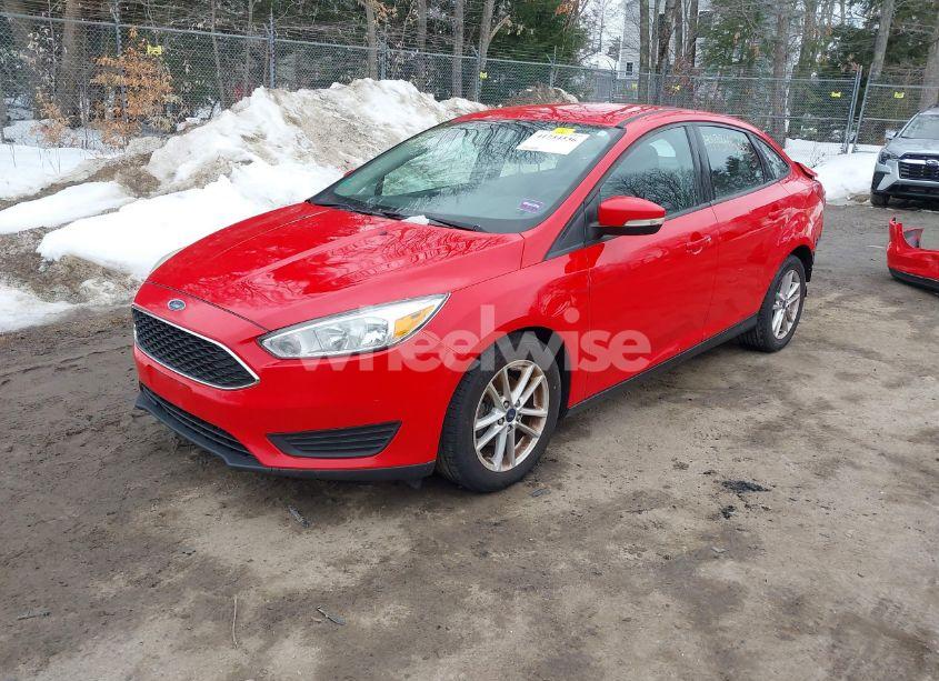 Photo 2 of 2015 Ford Focus SE (VIN 1FADP3F22FL317086)