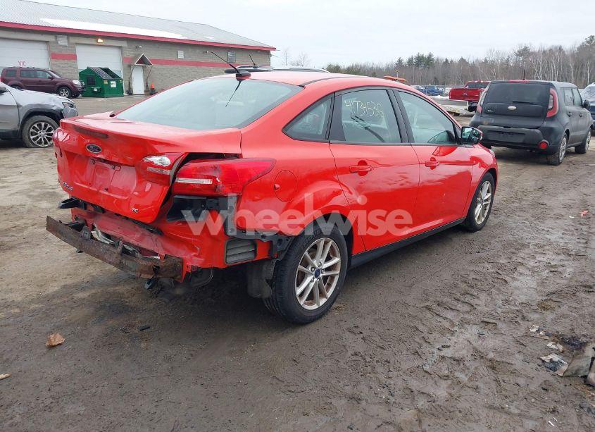 Photo 4 of 2015 Ford Focus SE (VIN 1FADP3F22FL317086)