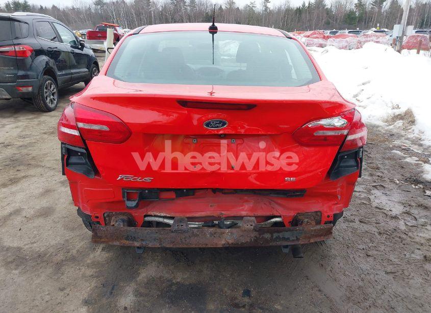 Photo 6 of 2015 Ford Focus SE (VIN 1FADP3F22FL317086)