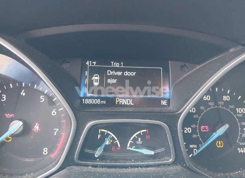 Photo 7 of 2015 Ford Focus SE (VIN 1FADP3F22FL317086)