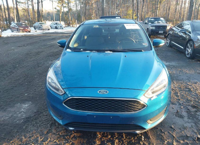 Photo 6 of 2015 Ford Focus SE (VIN 1FADP3F22FL329917)