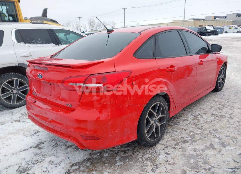 Photo 4 of 2015 Ford Focus SE (VIN 1FADP3F22FL332963)