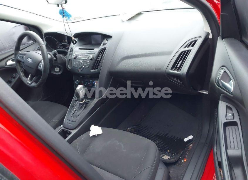 Photo 5 of 2015 Ford Focus SE (VIN 1FADP3F22FL332963)