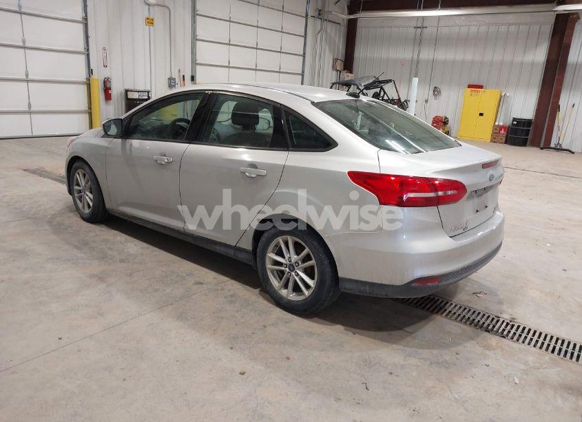 Photo 3 of 2015 Ford Focus SE (VIN 1FADP3F22FL334387)