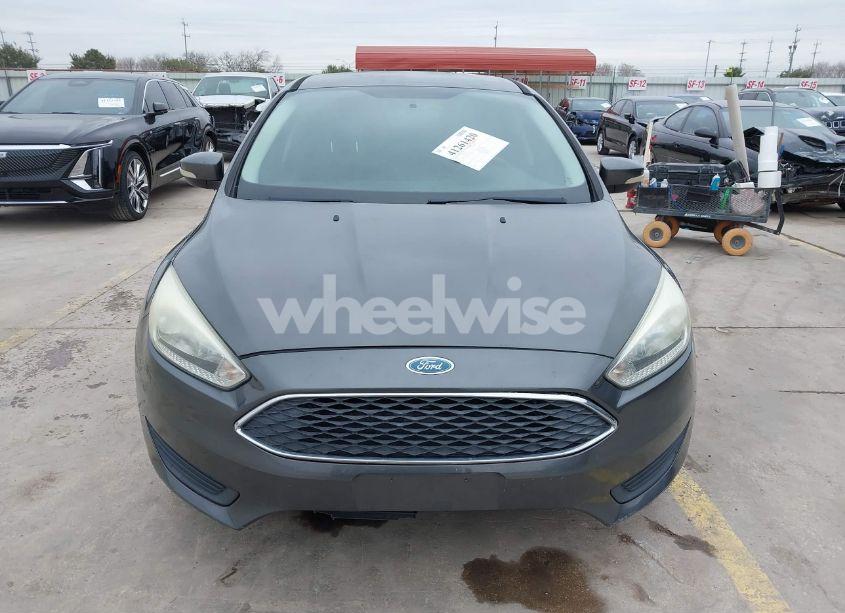 Photo 12 of 2015 Ford Focus SE (VIN 1FADP3F22FL356681)