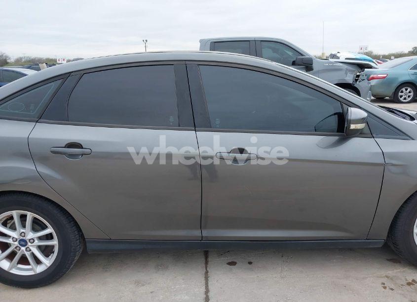 Photo 13 of 2015 Ford Focus SE (VIN 1FADP3F22FL356681)