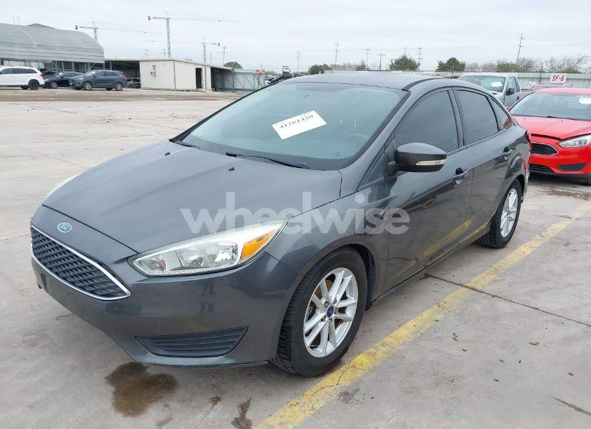 Photo 2 of 2015 Ford Focus SE (VIN 1FADP3F22FL356681)