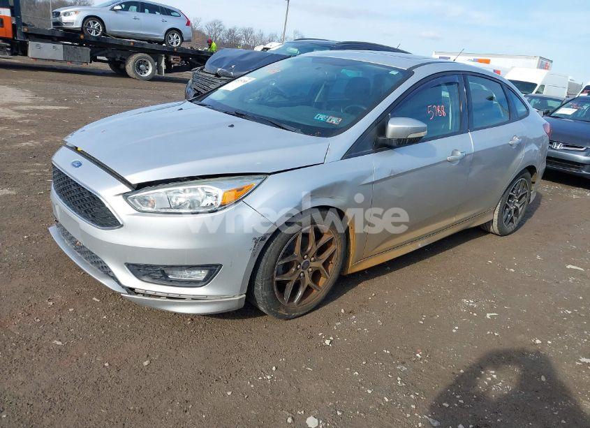 Photo 2 of 2015 Ford Focus SE (VIN 1FADP3F22FL362268)