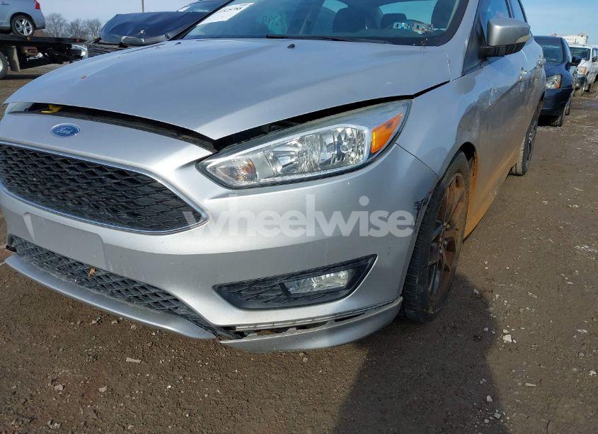 Photo 6 of 2015 Ford Focus SE (VIN 1FADP3F22FL362268)