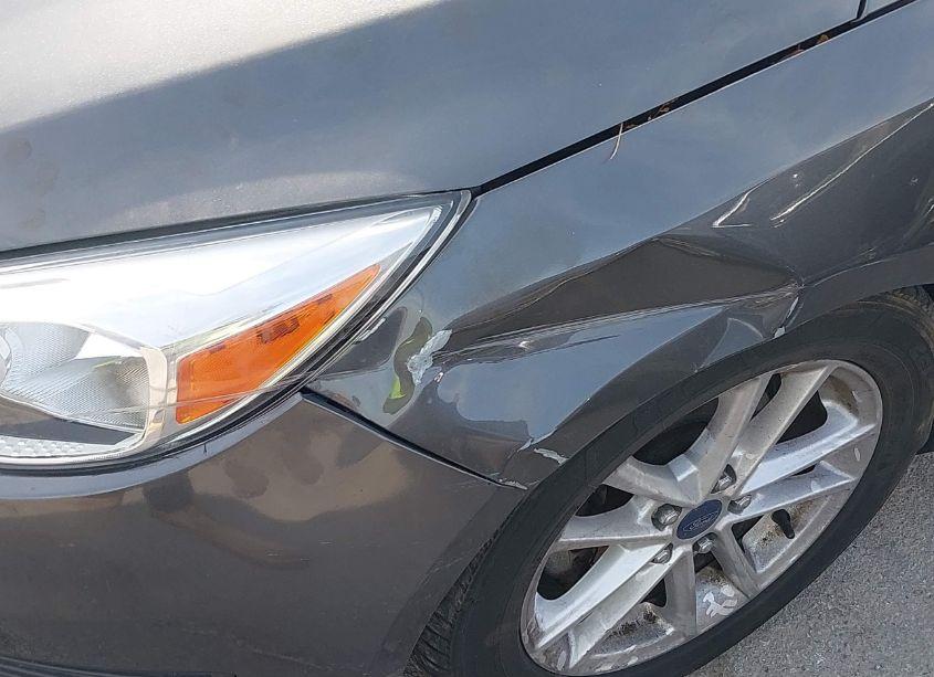 Photo 12 of 2015 Ford Focus SE (VIN 1FADP3F22FL365381)