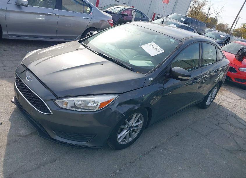 Photo 2 of 2015 Ford Focus SE (VIN 1FADP3F22FL365381)