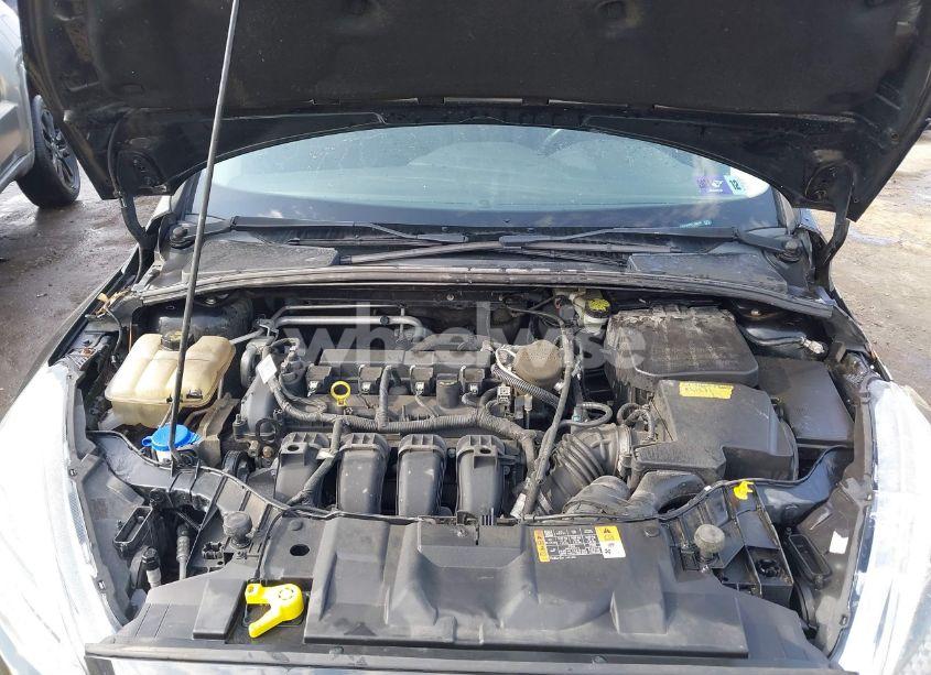 Photo 10 of 2015 Ford Focus SE (VIN 1FADP3F22FL382360)