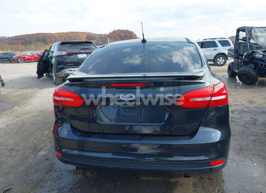 Photo 16 of 2015 Ford Focus SE (VIN 1FADP3F22FL382360)